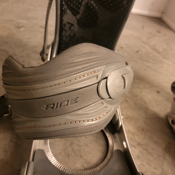 Ride Snowboard bindings - Picture 2 of 2